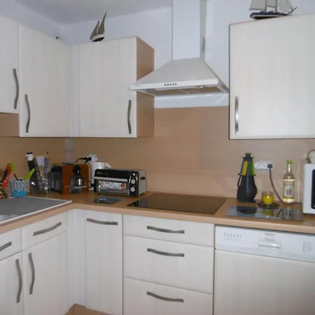 Gruissan: T3, 4 Pers, Piscine, Parking, Proche Commerce, Environnement Calme, Acces - Fr-1-796-14 Apartmán Gruissan