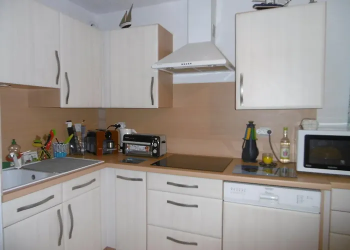 Gruissan: T3, 4 Pers, Piscine, Parking, Proche Commerce, Environnement Calme, Acces - Fr-1-796-14 Apartmán Gruissan