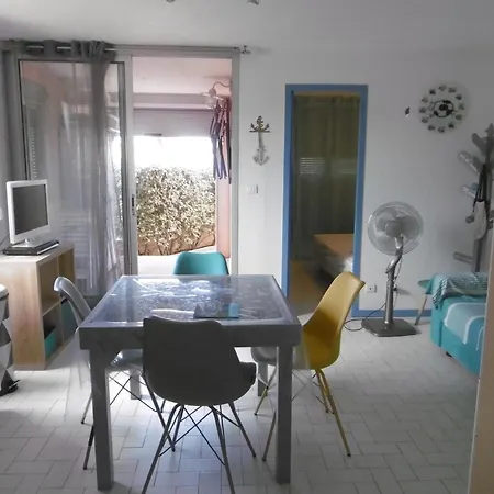 Apartment Gruissan: T3, 4 Pers, Piscine, Parking, Proche Commerce, Environnement Calme, Acces - Fr-1-796-14 Gruissan