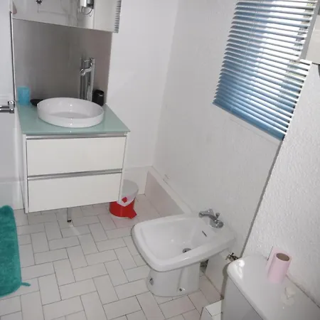 Gruissan: T3, 4 Pers, Piscine, Parking, Proche Commerce, Environnement Calme, Acces - Fr-1-796-14 *