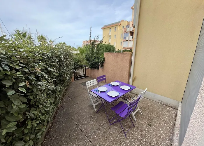 Gruissan: T3, 4 Pers, Piscine, Parking, Proche Commerce, Environnement Calme, Acces - Fr-1-796-14 Apartment
