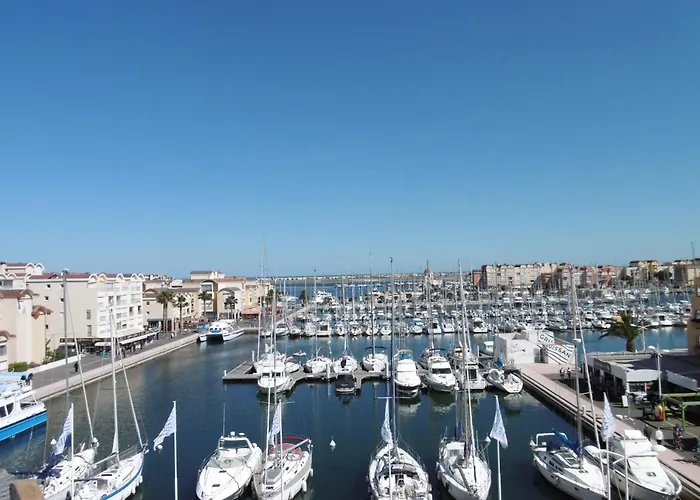 Apartment Gruissan: T3, 4 Pers, Piscine, Parking, Proche Commerce, Environnement Calme, Acces - Fr-1-796-14 *